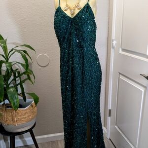 Plus Size Sequined Giffniseti Gown